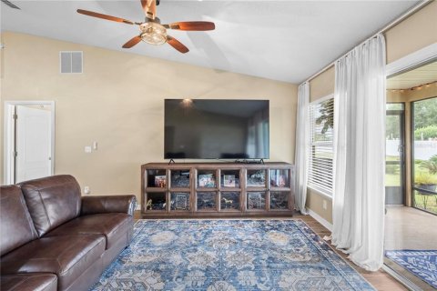 Villa ou maison à vendre à Orange Park, Floride: 4 chambres, 193.24 m2 № 2390880 - photo 24