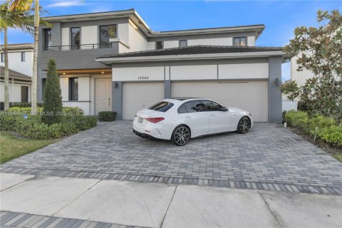 Снять в аренду виллу или дом в Паркленд, Флорида 4 спальни, 318.19м2, № 2004559 - фото 2