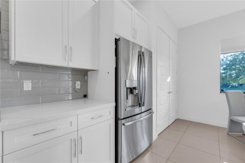 Снять в аренду виллу или дом в Паркленд, Флорида 4 спальни, 318.19м2, № 2004559 - фото 7