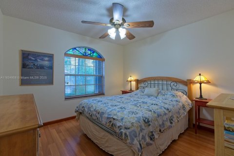 Casa en venta en Miami, Florida, 3 dormitorios, 151.8 m2 № 1935180 - foto 16