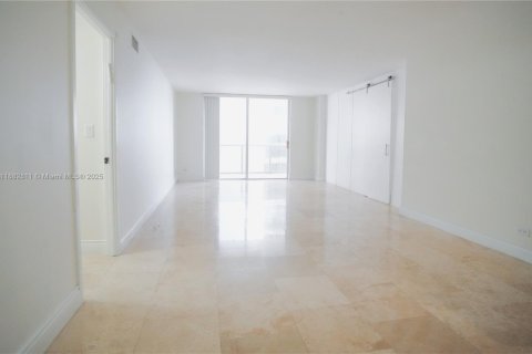 Condominio en alquiler en Miami Beach, Florida, 2 dormitorios, 118.08 m2 № 1931778 - foto 4