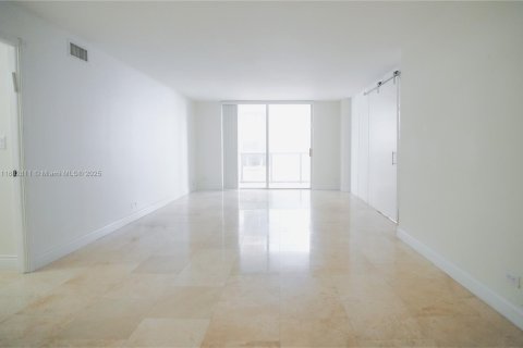 Condominio en alquiler en Miami Beach, Florida, 2 dormitorios, 118.08 m2 № 1931778 - foto 5