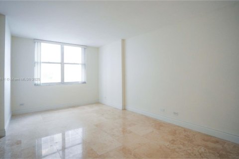 Condominio en alquiler en Miami Beach, Florida, 2 dormitorios, 118.08 m2 № 1931778 - foto 19
