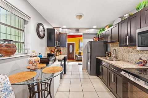 Casa en venta en West Park, Florida, 3 dormitorios, 87.33 m2 № 1944269 - foto 10