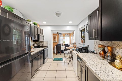 Casa en venta en West Park, Florida, 3 dormitorios, 87.33 m2 № 1944269 - foto 13