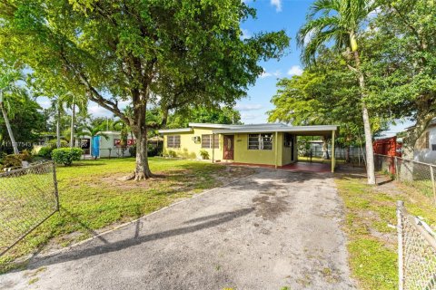 Casa en venta en West Park, Florida, 3 dormitorios, 87.33 m2 № 1944269 - foto 2