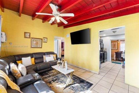 Casa en venta en West Park, Florida, 3 dormitorios, 87.33 m2 № 1944269 - foto 7