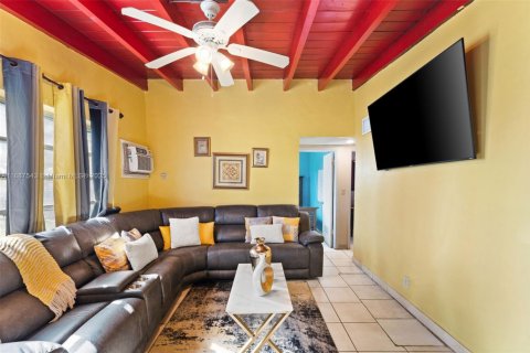 Casa en venta en West Park, Florida, 3 dormitorios, 87.33 m2 № 1944269 - foto 9