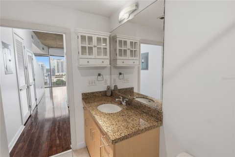 Condo in Orlando, Florida, 1 bedroom № 2209973 - photo 22