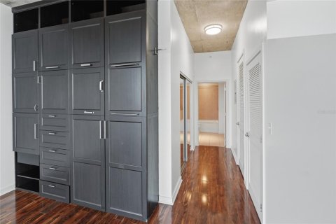 Condo in Orlando, Florida, 1 bedroom № 2209973 - photo 16