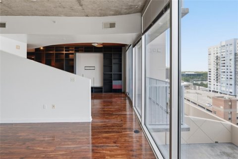 Condo in Orlando, Florida, 1 bedroom № 2209973 - photo 14