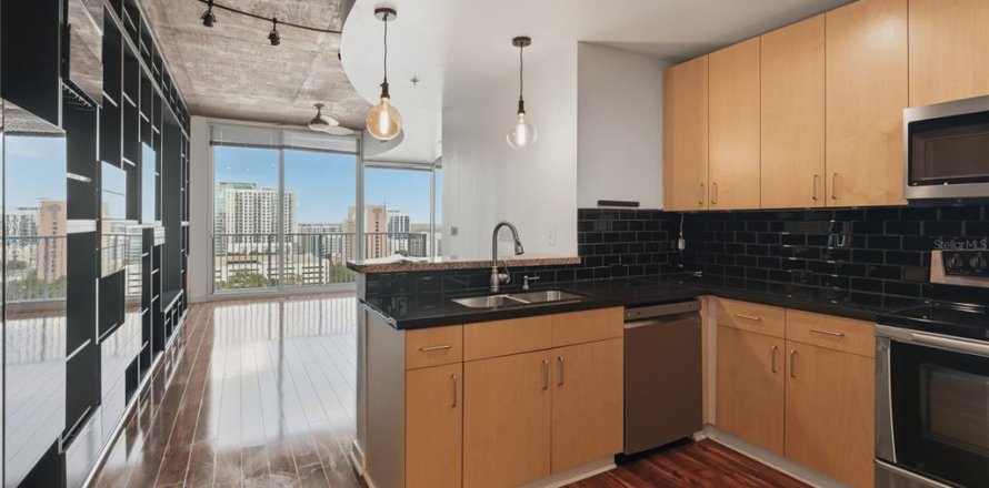Condo in Orlando, Florida, 1 bedroom № 2209973