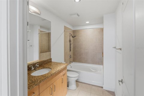 Condo in Orlando, Florida, 1 bedroom № 2209973 - photo 20