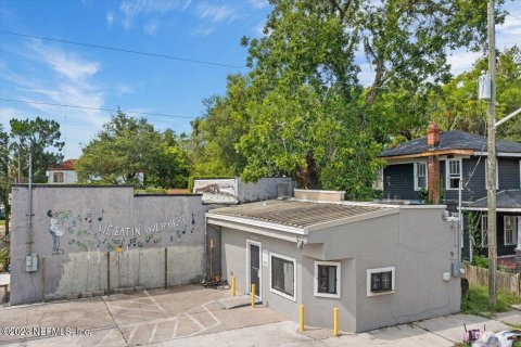 Commercial property in Jacksonville, Florida № 771883 - photo 1