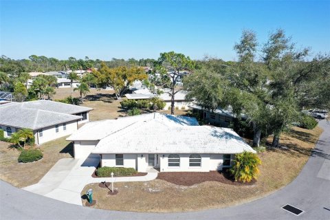 Casa en Nokomis, Florida 3 dormitorios, 186.36 m2 № 2150244