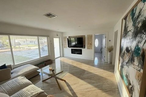 Casa en venta en Fort Lauderdale, Florida, 2 dormitorios, 115.38 m2 № 2076299 - foto 2