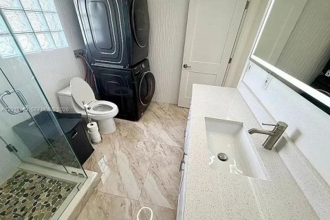 Casa en venta en Fort Lauderdale, Florida, 2 dormitorios, 115.38 m2 № 2076299 - foto 15