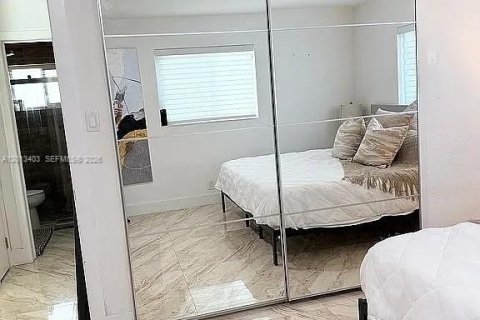 Casa en venta en Fort Lauderdale, Florida, 2 dormitorios, 115.38 m2 № 2076299 - foto 8