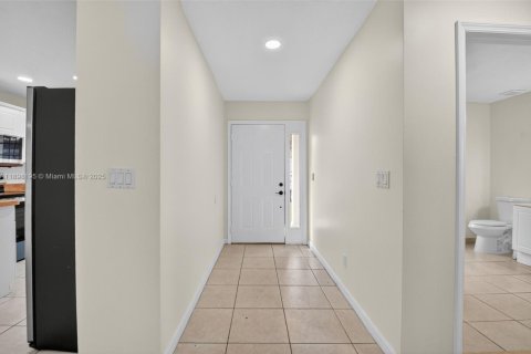 Снять в аренду таунхаус в Уэст-Палм-Бич, Флорида 4 спальни, 166.3м2, № 1954674 - фото 6