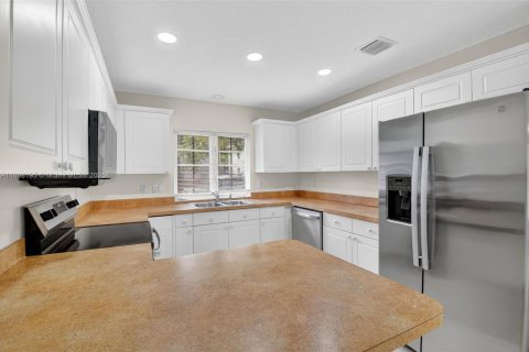 Снять в аренду таунхаус в Уэст-Палм-Бич, Флорида 4 спальни, 166.3м2, № 1954674 - фото 11