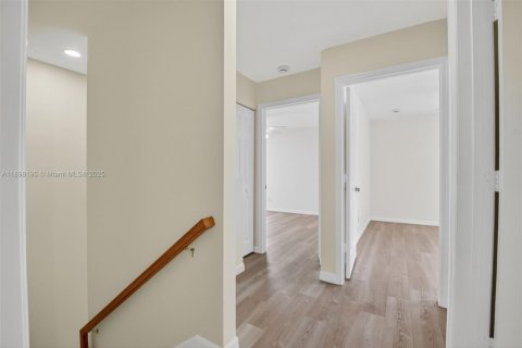 Снять в аренду таунхаус в Уэст-Палм-Бич, Флорида 4 спальни, 166.3м2, № 1954674 - фото 23