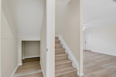 Снять в аренду таунхаус в Уэст-Палм-Бич, Флорида 4 спальни, 166.3м2, № 1954674 - фото 22