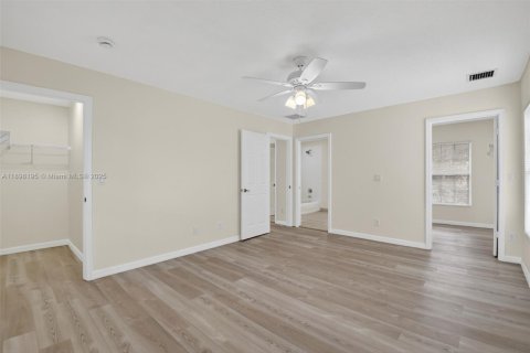 Снять в аренду таунхаус в Уэст-Палм-Бич, Флорида 4 спальни, 166.3м2, № 1954674 - фото 28