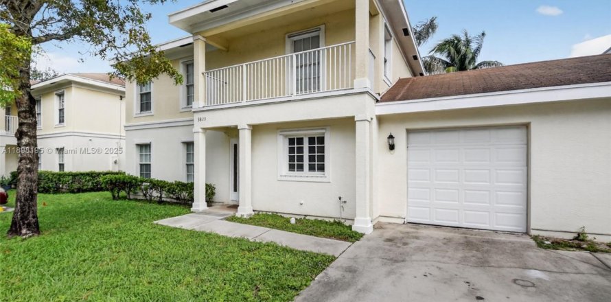 Таунхаус в Уэст-Палм-Бич, Флорида 4 спальни, 166.3м2 № 1954674