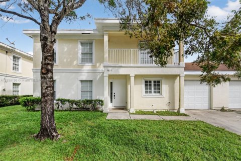 Снять в аренду таунхаус в Уэст-Палм-Бич, Флорида 4 спальни, 166.3м2, № 1954674 - фото 3