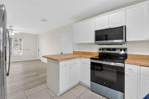 Снять в аренду таунхаус в Уэст-Палм-Бич, Флорида 4 спальни, 166.3м2, № 1954674 - фото 14