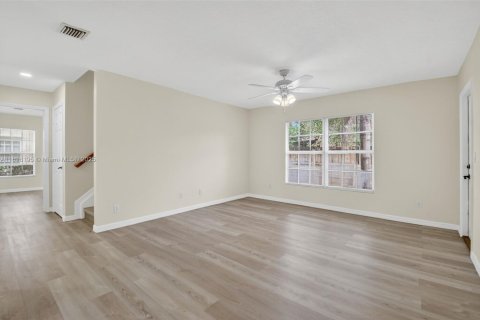 Снять в аренду таунхаус в Уэст-Палм-Бич, Флорида 4 спальни, 166.3м2, № 1954674 - фото 8