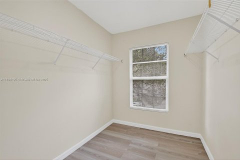 Снять в аренду таунхаус в Уэст-Палм-Бич, Флорида 4 спальни, 166.3м2, № 1954674 - фото 29