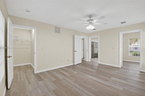 Снять в аренду таунхаус в Уэст-Палм-Бич, Флорида 4 спальни, 166.3м2, № 1954674 - фото 20