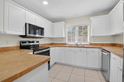 Снять в аренду таунхаус в Уэст-Палм-Бич, Флорида 4 спальни, 166.3м2, № 1954674 - фото 12