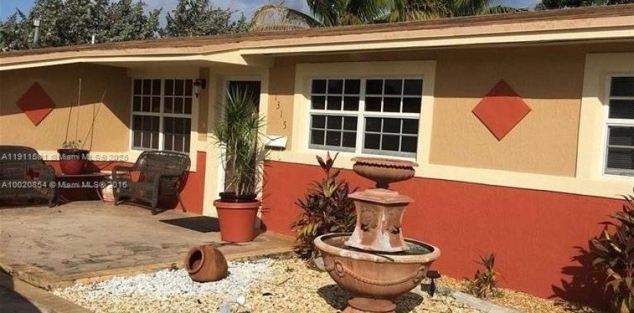 Дом в Майами-Гарденс, Флорида 3 спальни, 147.71м2 № 1967339