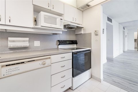 Купить кондоминиум в Авентура, Флорида 1 спальня, 83.24м2, № 2024019 - фото 5
