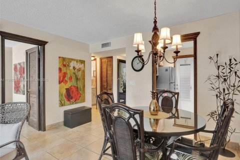 Condo in Hallandale Beach, Florida, 1 bedroom  № 1709561 - photo 21