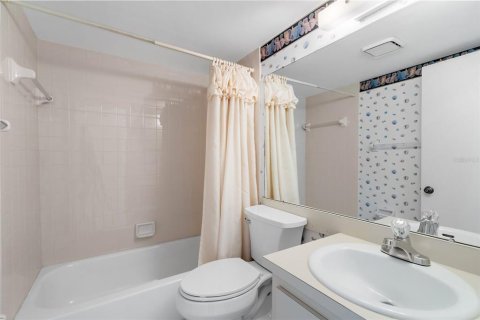 Condo in Bradenton, Florida, 2 bedrooms  № 1786233 - photo 26