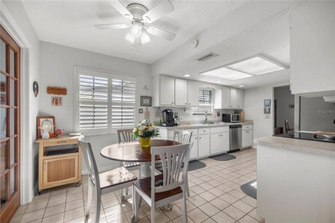 Villa ou maison à vendre à Ocala, Floride: 3 chambres, 201.78 m2 № 1911115 - photo 13