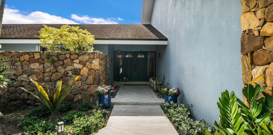 Villa ou maison à Miami, Floride 4 chambres, 380.16 m2 № 1976639