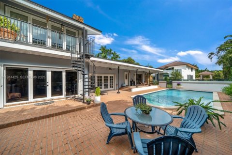 Villa ou maison à louer à Miami, Floride: 4 chambres, 380.16 m2 № 1976639 - photo 26
