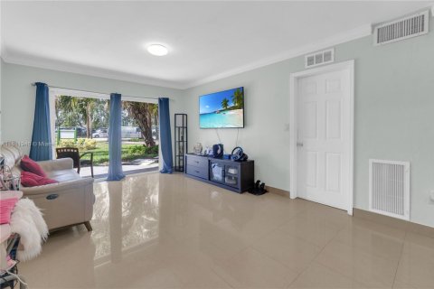 Condo in Miami Gardens, Florida, 1 bedroom  № 1755717 - photo 22