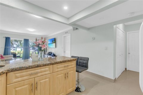 Condo in Miami Gardens, Florida, 1 bedroom  № 1755717 - photo 6