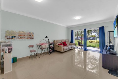 Condo in Miami Gardens, Florida, 1 bedroom  № 1755717 - photo 24