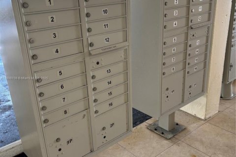 Снять в аренду кондоминиум в Халландейл-Бич, Флорида 1 спальня, 76.64м2, № 1947095 - фото 18