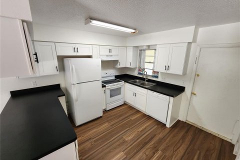 Appartement à louer à Edgewater, Floride: 2 chambres, 110 m2 № 2297075 - photo 6