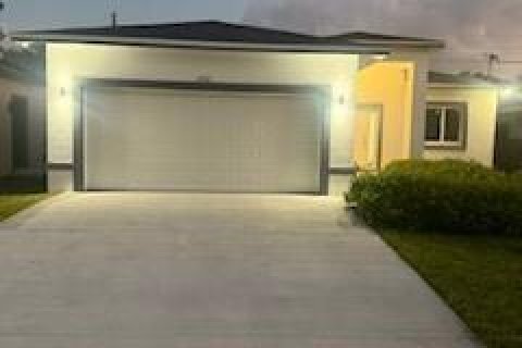 House in Fort Lauderdale, Florida 3 bedrooms, 146.32 sq.m. № 2082692 - photo 2