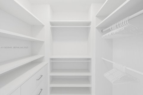 Copropriété à louer à Aventura, Floride: 4 chambres, 219.25 m2 № 1982074 - photo 10