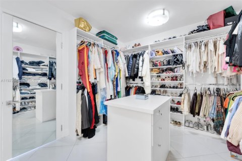 Copropriété à louer à Aventura, Floride: 4 chambres, 219.25 m2 № 1982074 - photo 4