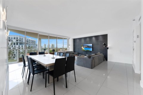 Copropriété à louer à Aventura, Floride: 4 chambres, 219.25 m2 № 1982074 - photo 12